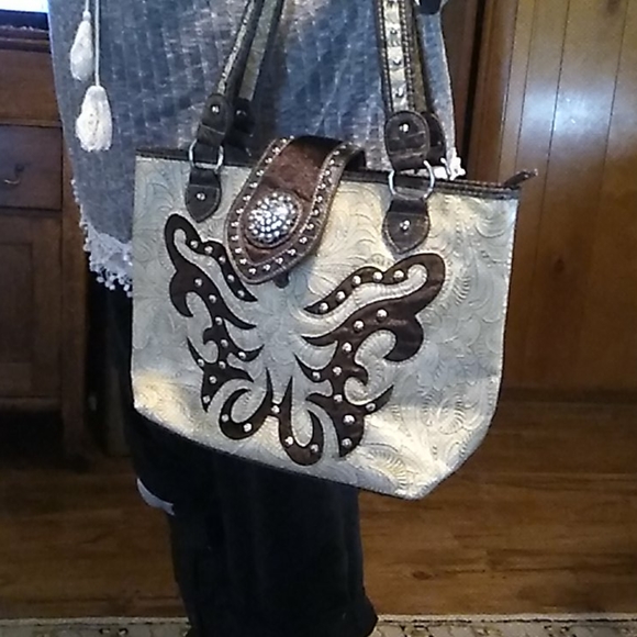 Purse - Picture 2 of 2